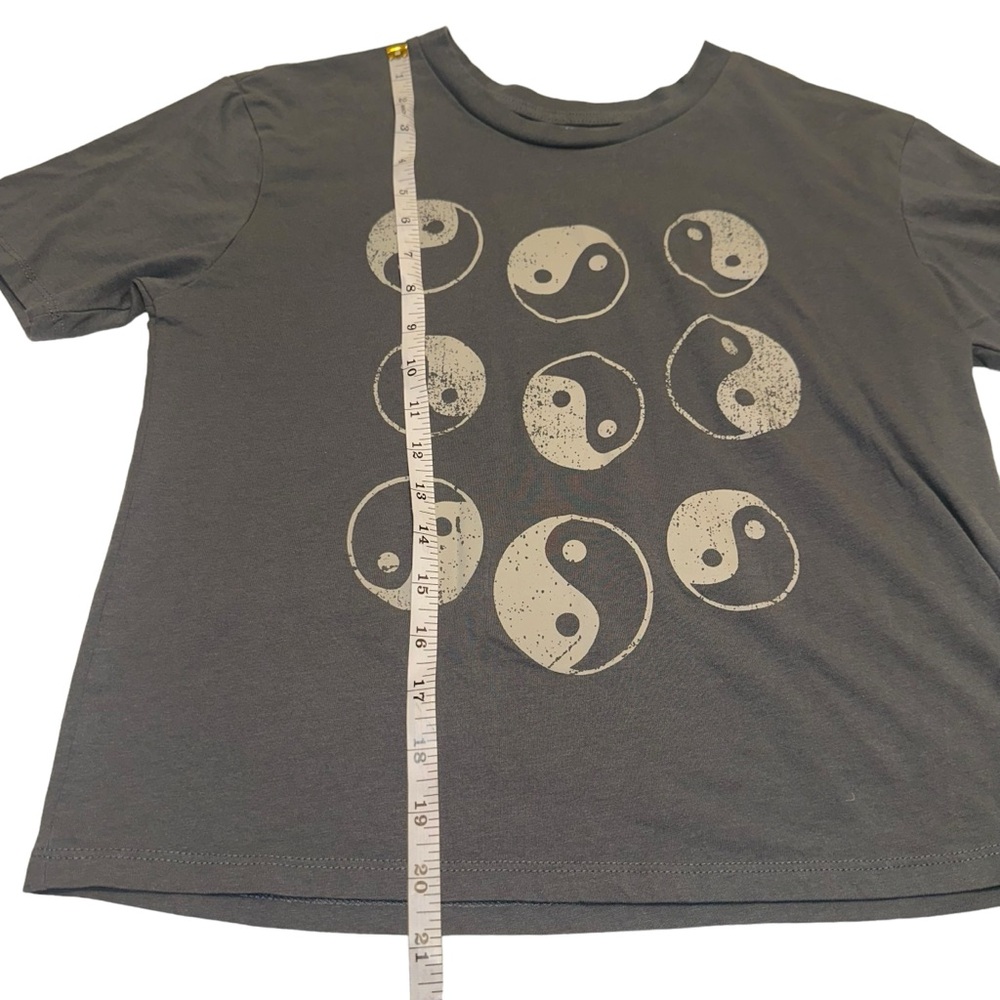 REBELLIOUS ONE Juniors' Yin Yang Graphic-Print T-Shirt Grey Short Sleeve Small - Picture 7 of 12